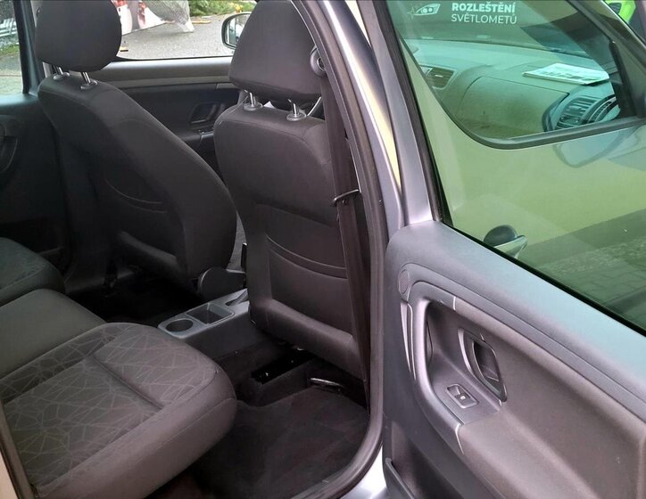 Škoda Roomster 24