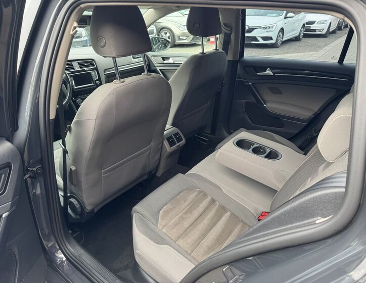 Volkswagen Golf Kombi 2,0 l 110 kw