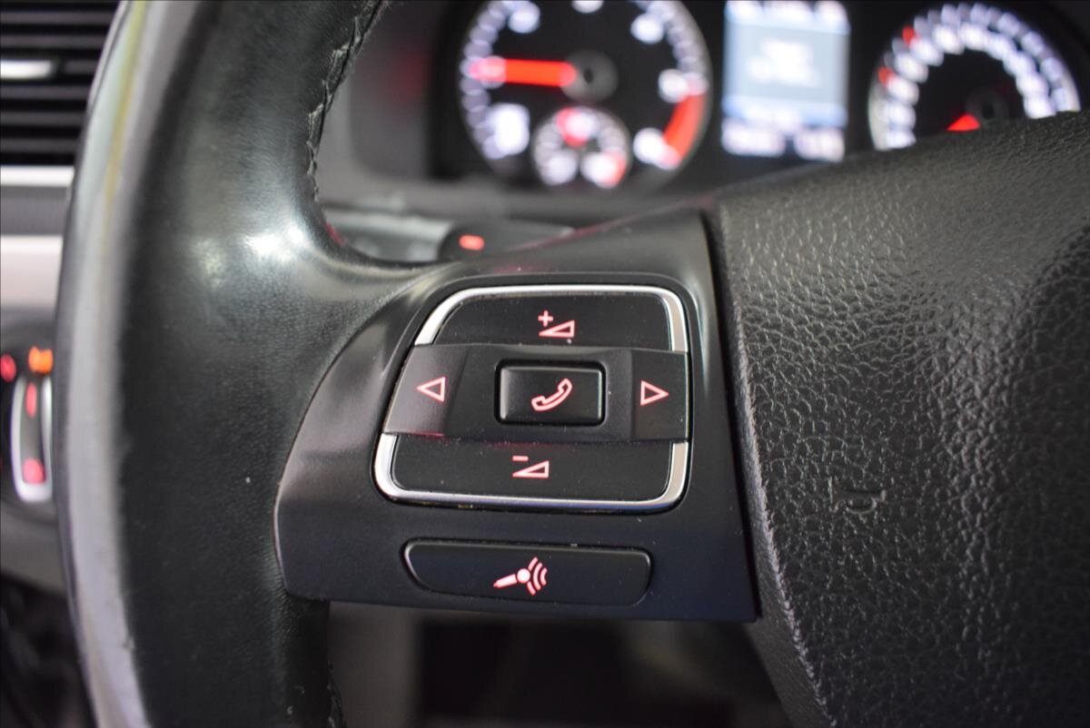 Volkswagen Touran MPV 2,0 l 103 kw