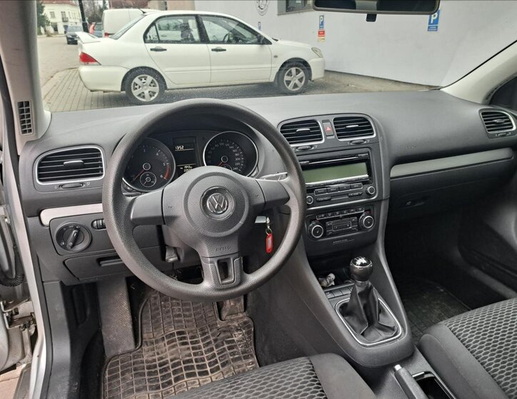 Volkswagen Golf 26