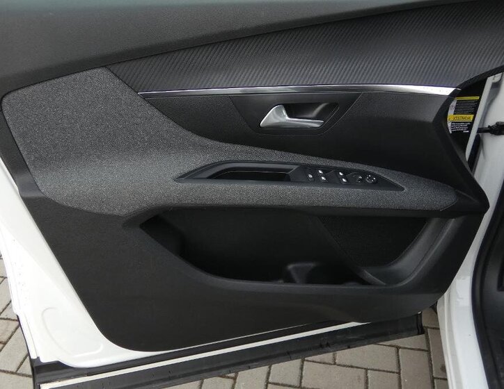 Peugeot 5008 SUV / Terénní 1,2 l 96 kw