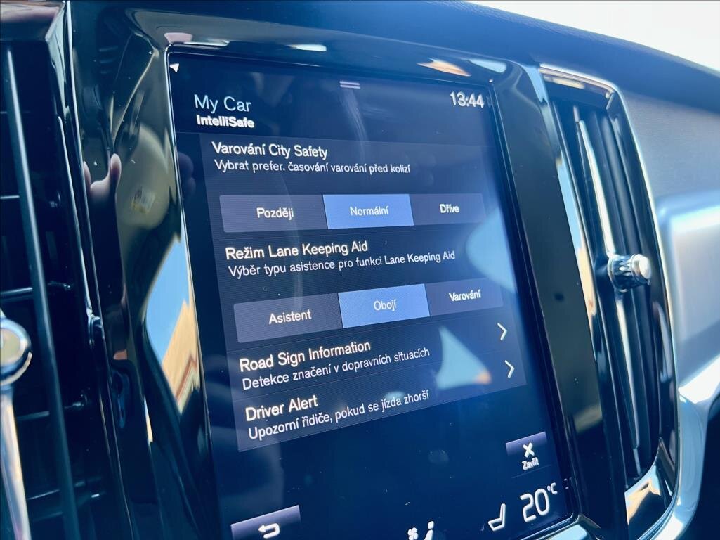 Volvo V90 Kombi 2,0 l 140 kw