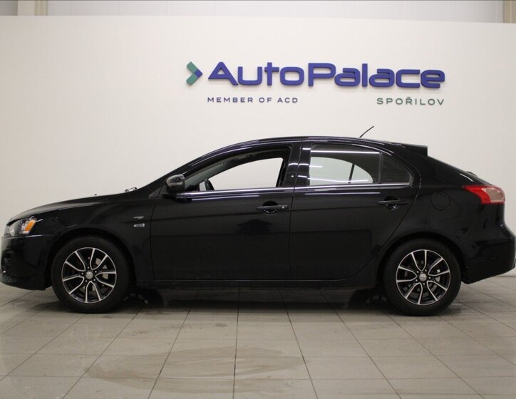 Mitsubishi Lancer Liftback 1,6 l 86 kw