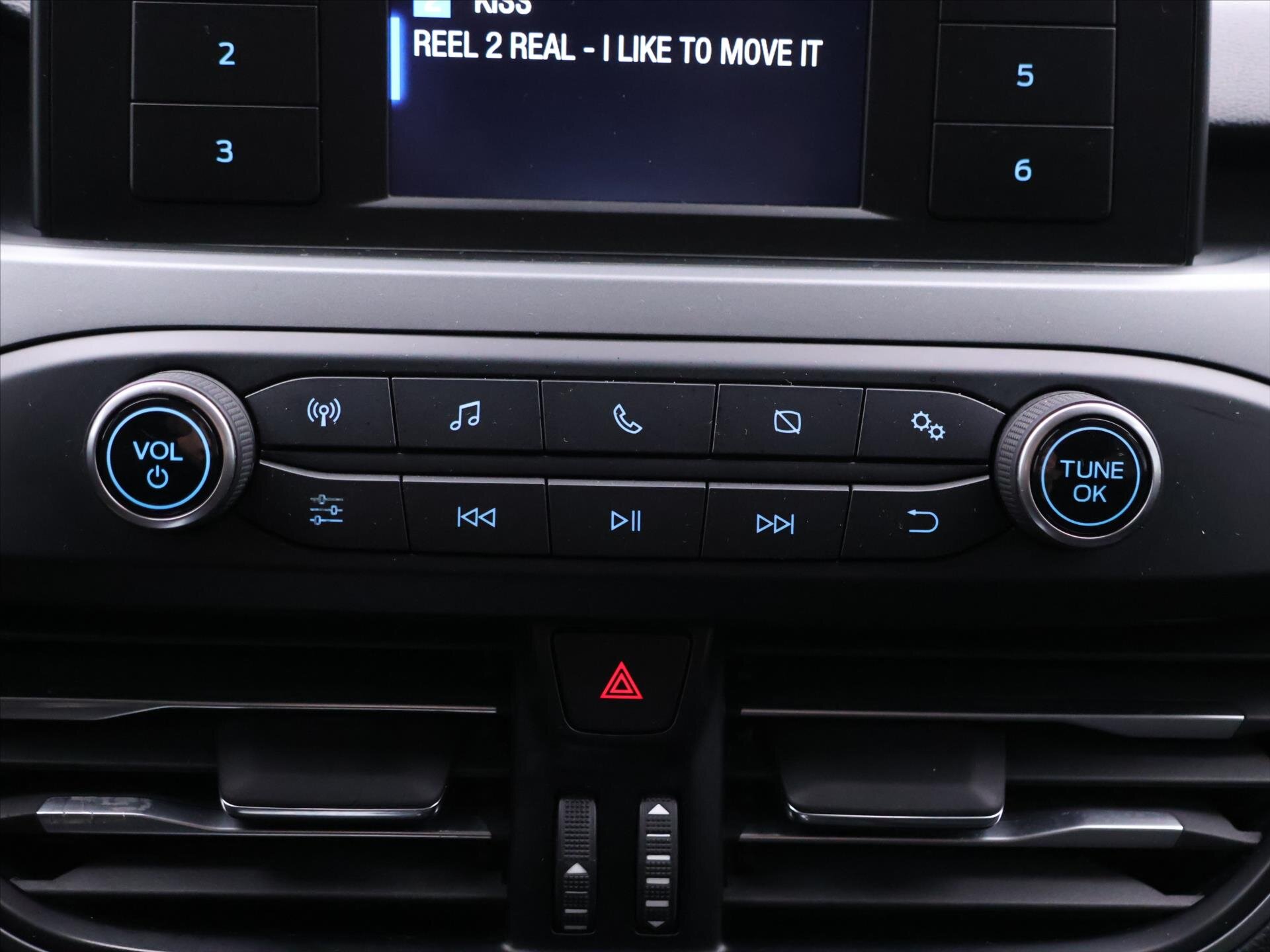 Ford Focus Kombi 999,0 74 kw