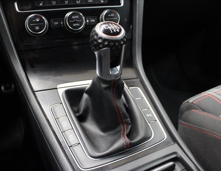 Volkswagen Golf Hatchback 2,0 l 169 kw