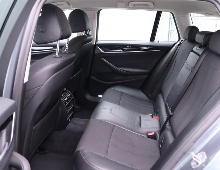 BMW Řada 5 Kombi 2,0 l 140 kw