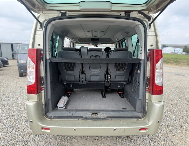 Peugeot Expert MPV 2,0 l 120 kw