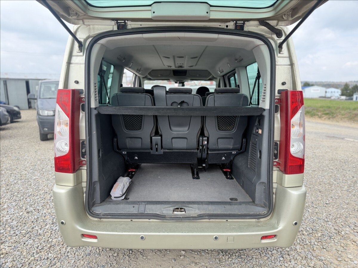 Peugeot Expert MPV 2,0 l 120 kw