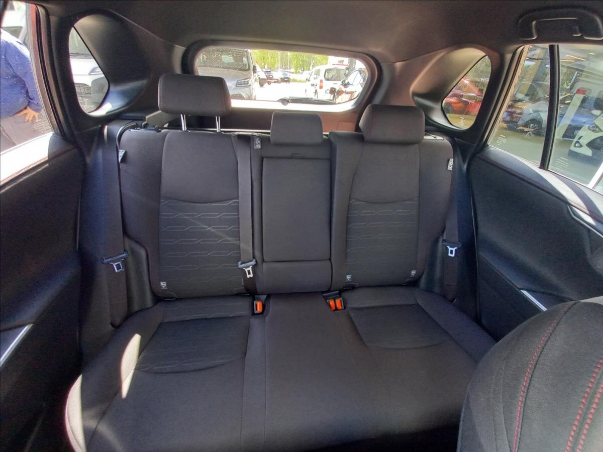 Toyota RAV4 SUV / Terénní 2,5 l 136 kw