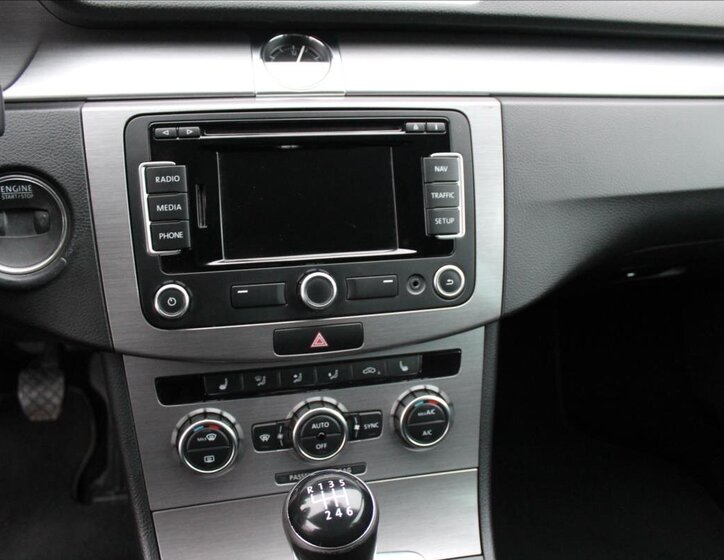 Volkswagen Passat Kombi 1,6 l 77 kw