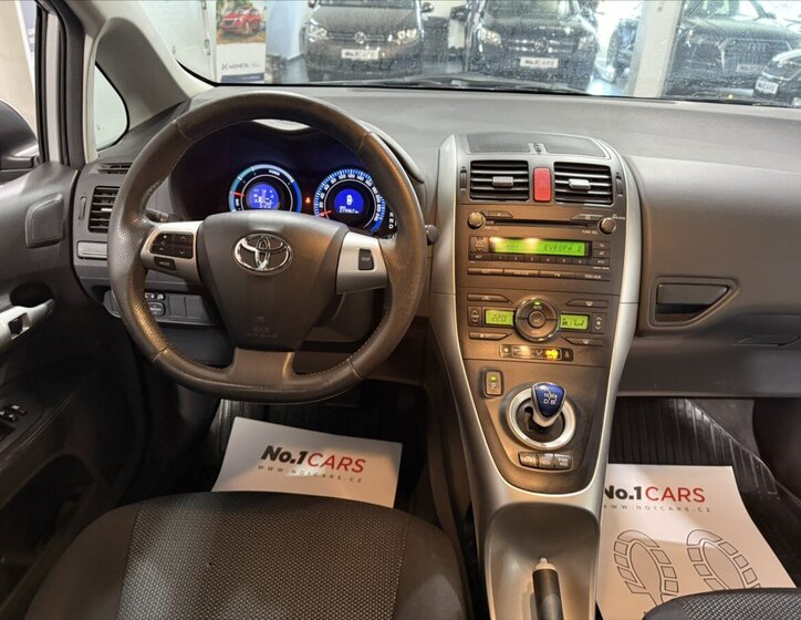 Toyota Auris Hatchback 1,8 l 73 kw