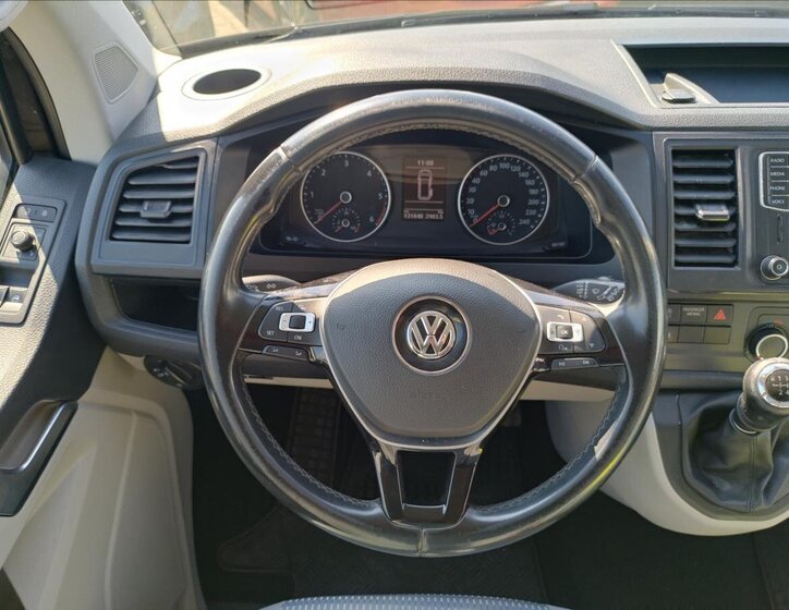 Volkswagen Caravelle 18