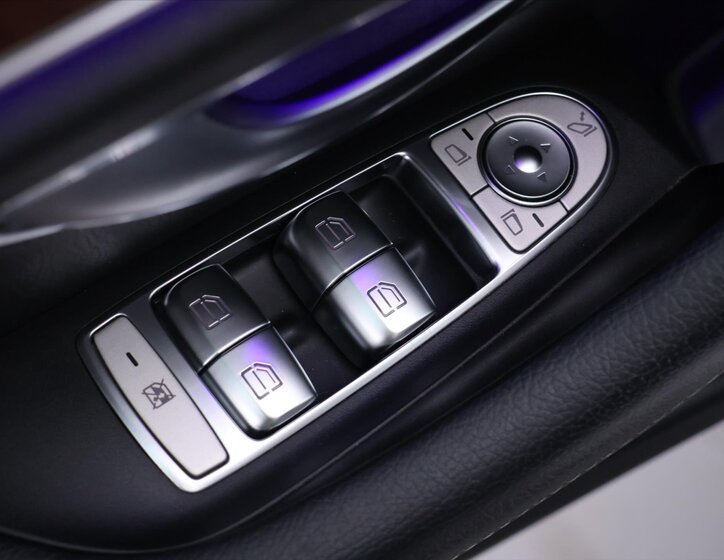 Mercedes-Benz Třídy E Kombi 2,0 l 143 kw