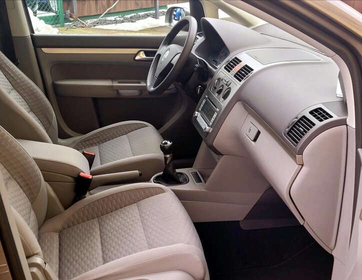 Volkswagen Touran Kombi 1,4 l 103 kw