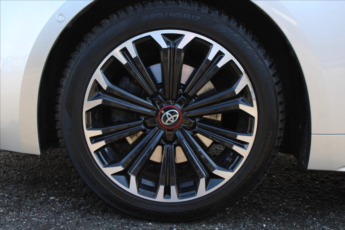 Toyota Corolla Kombi 2,0 l 112 kw