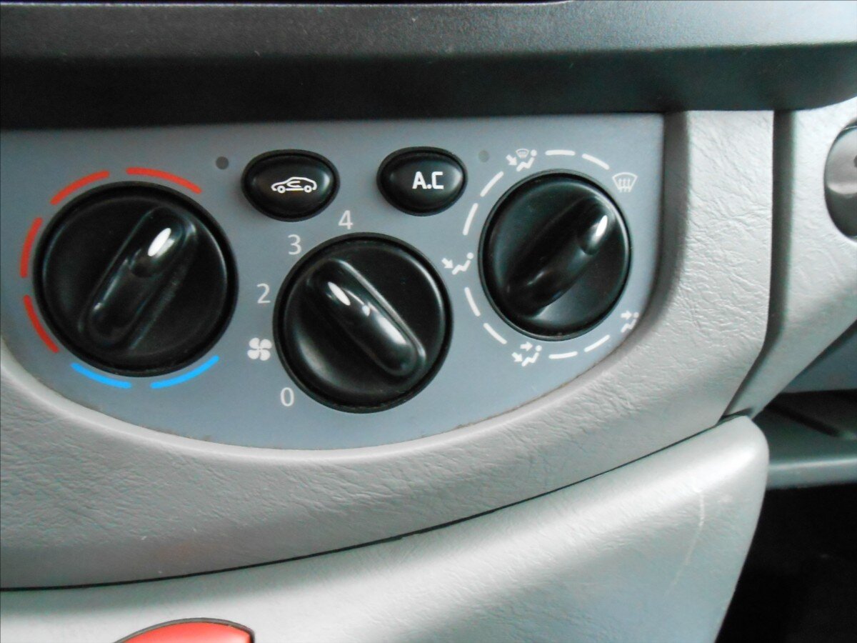 Opel Vivaro Kombi 2,0 l 84 kw