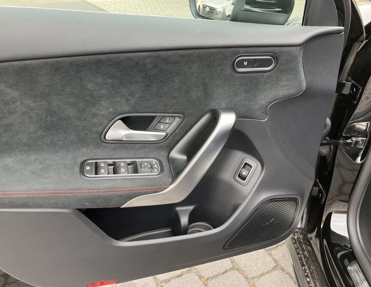 Mercedes-Benz Třídy A Hatchback 1,3 l 120 kw
