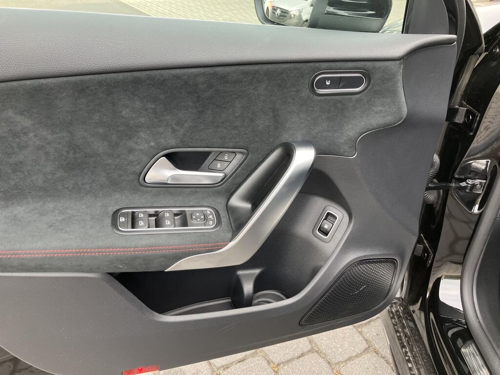 Mercedes-Benz Třídy A Hatchback 1,3 l 120 kw