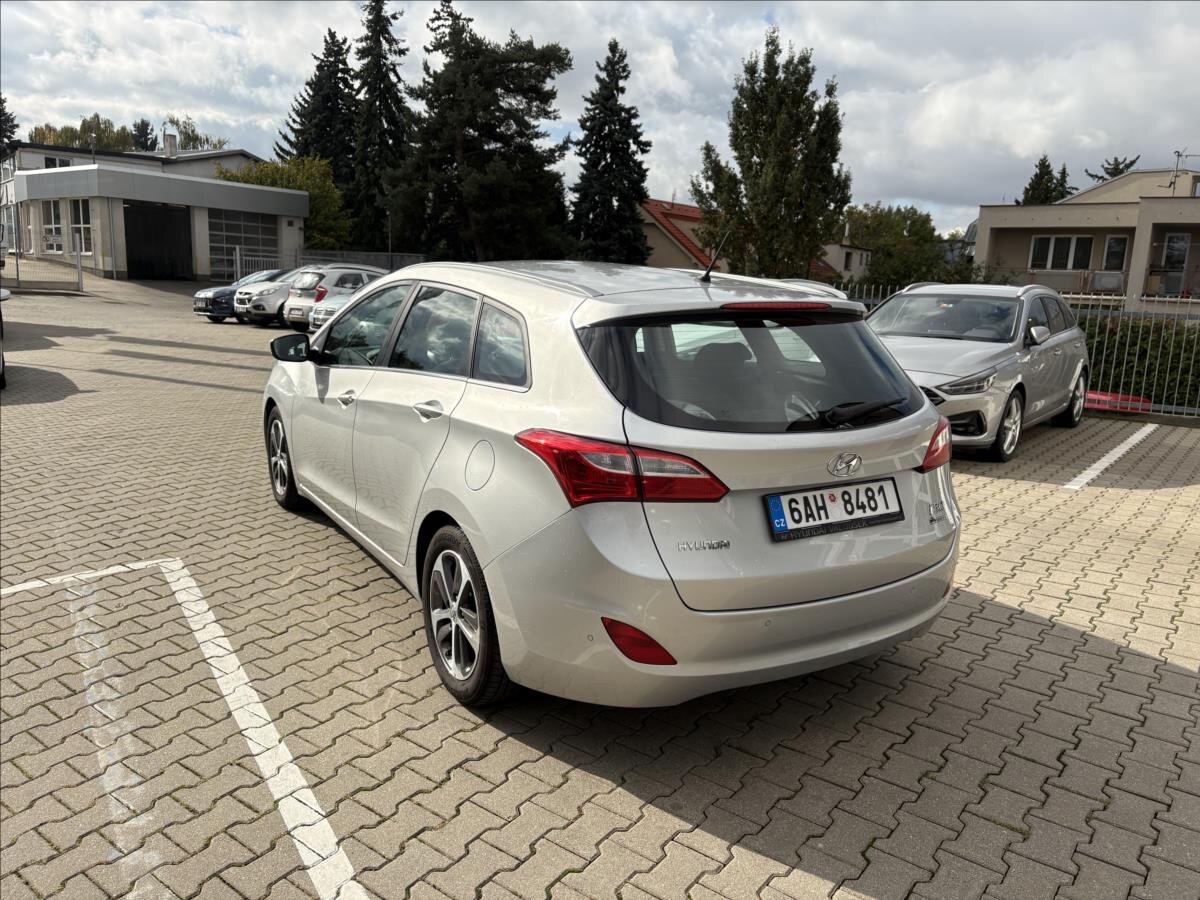 Hyundai i30 Kombi 1,6 l 81 kw