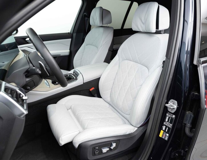 BMW X5 SUV 3,0 l 360 kw