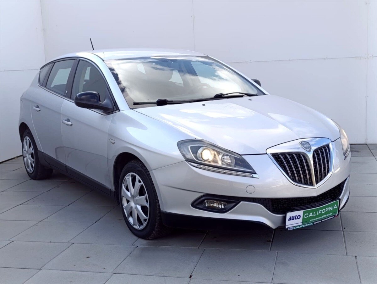 Lancia Delta Hatchback 1,6 l 88 kw
