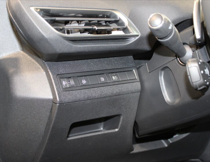 Peugeot 3008 SUV / Terénní 1,6 l 165 kw