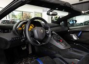 Lamborghini Aventador 5