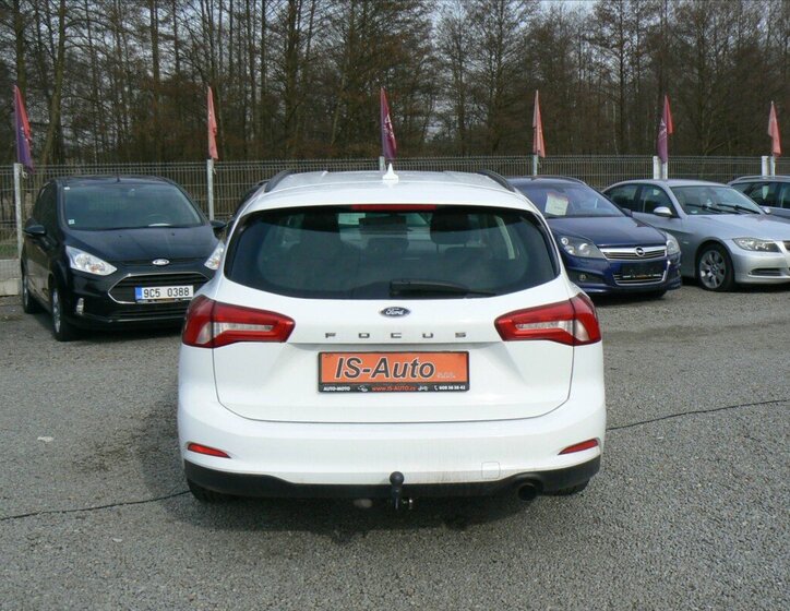 Ford Focus Kombi 999,0 92 kw