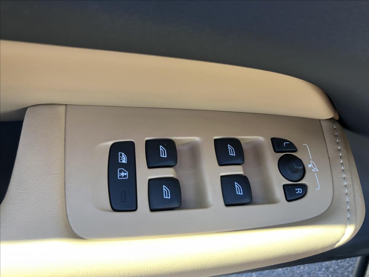 Volvo XC60 SUV 2,0 l 145 kw