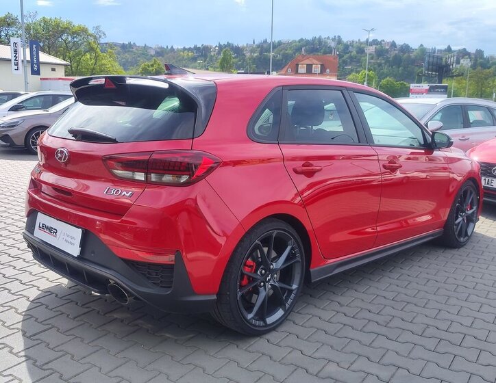Hyundai i30 Hatchback 2,0 l 206 kw