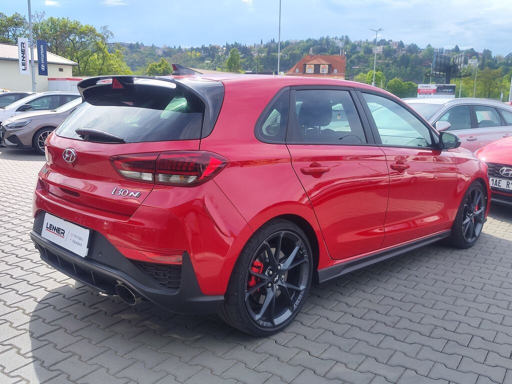 Hyundai i30 Hatchback 2,0 l 206 kw