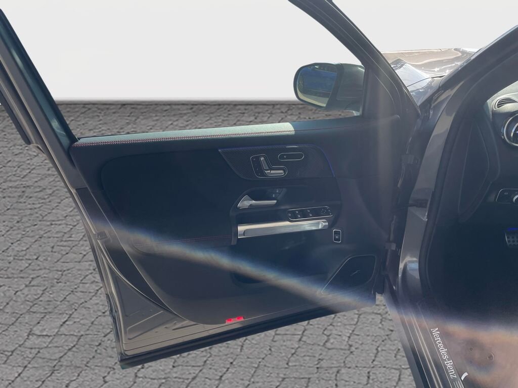 Mercedes-Benz GLB SUV / Terénní 2,0 l 110 kw