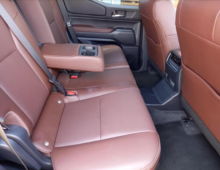 Toyota Land Cruiser 9