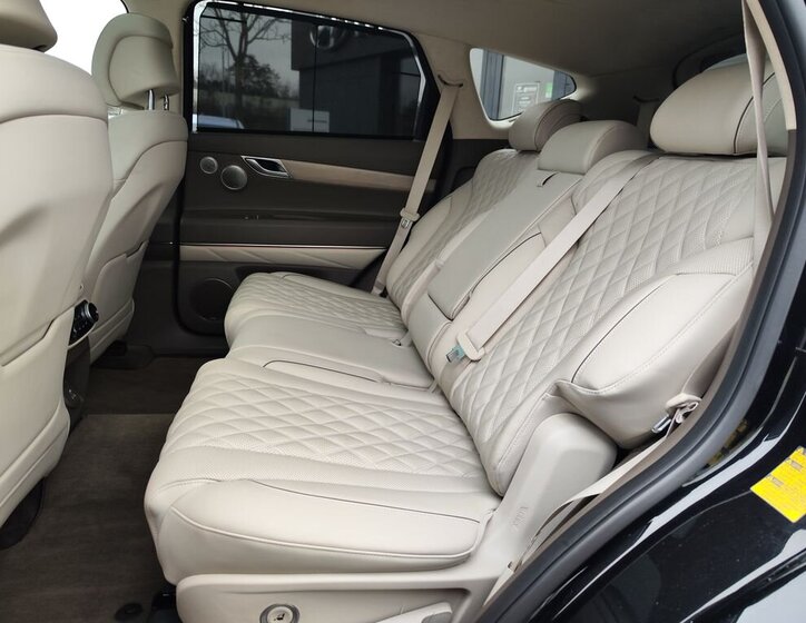 Ostatní Ostatní SUV 3,5 l 279 kw