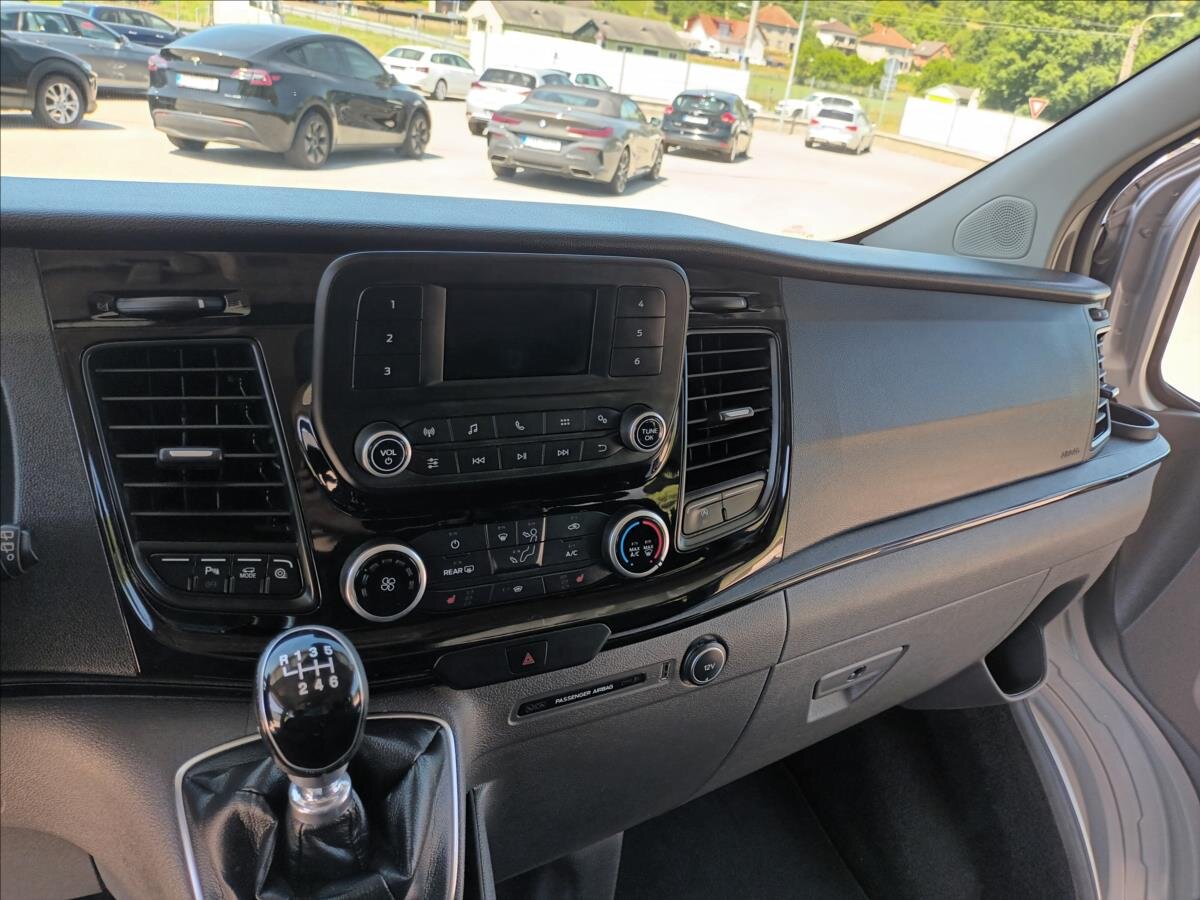 Ford Tourneo Custom VAN-Minibus 2,0 l 96 kw