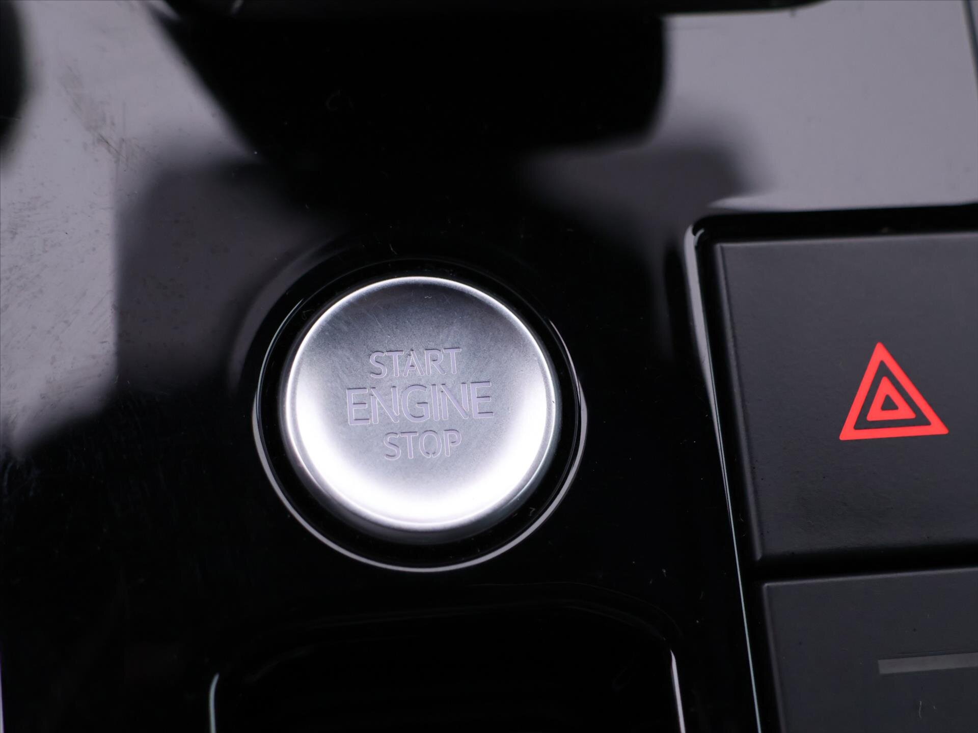 Volkswagen Touareg SUV / Terénní 3,0 l 210 kw