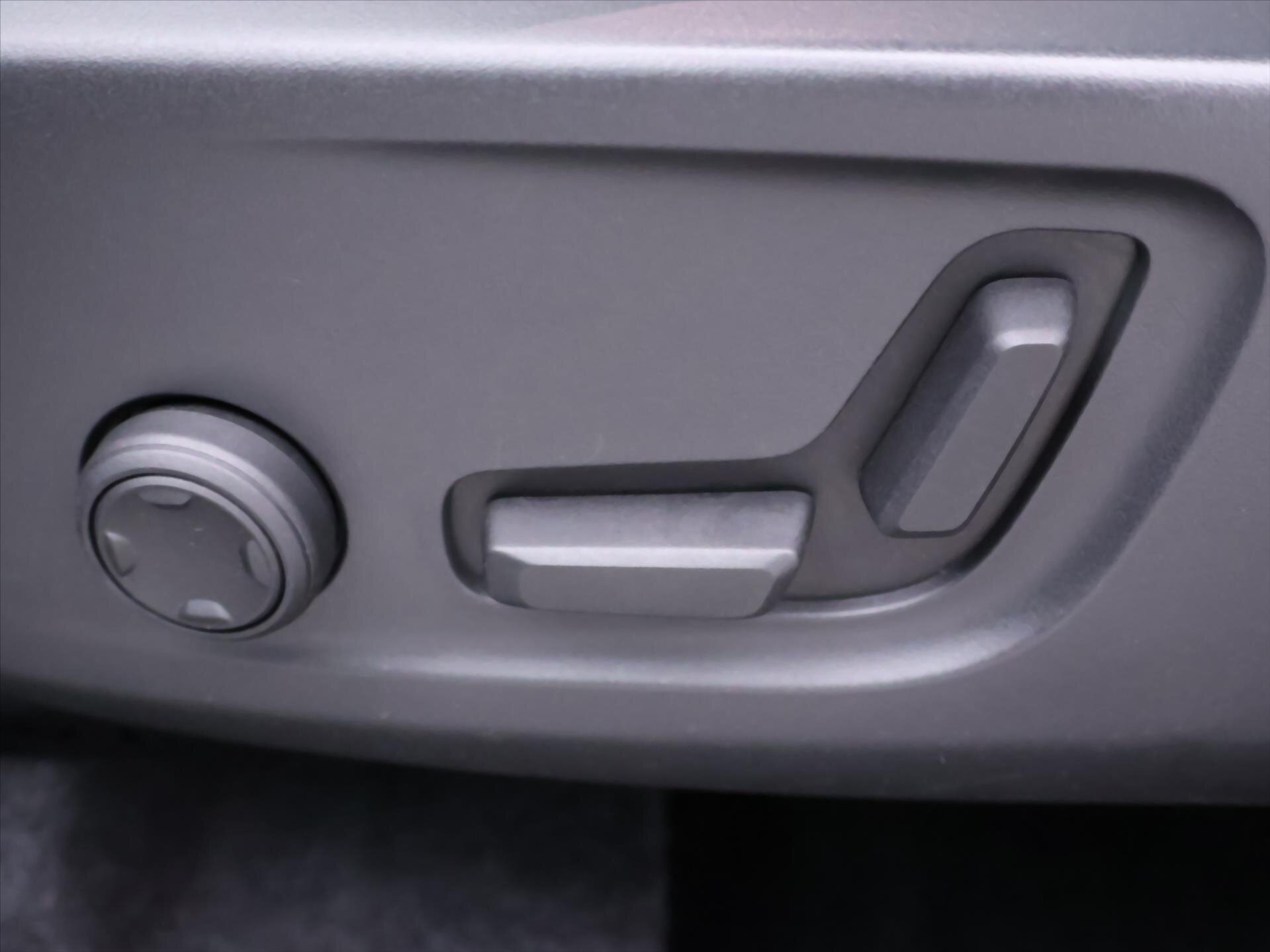 Volvo XC40 SUV 2,0 l 140 kw