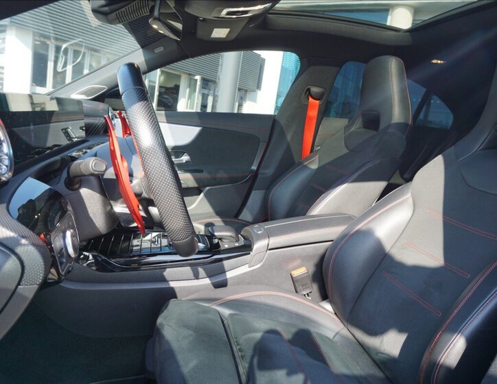 Mercedes-Benz CLA Kupé 2,0 l 225 kw