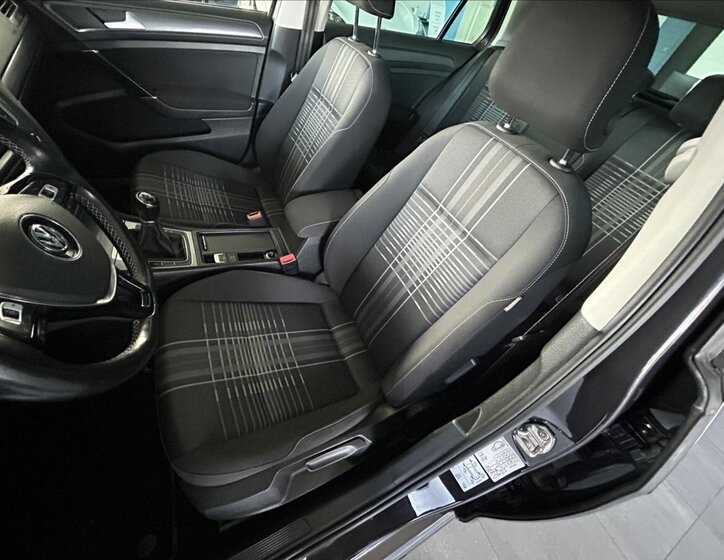 Volkswagen Golf Hatchback 1,2 l 81 kw