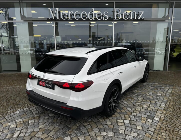 Mercedes-Benz Třídy E Kombi 3,0 l 270 kw