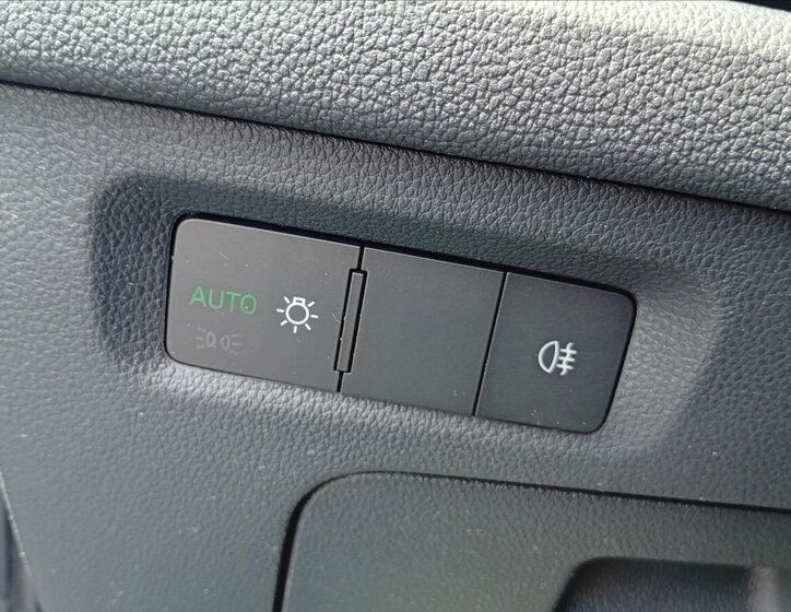 Škoda Octavia Sedan / Limuzína 1,5 l 110 kw