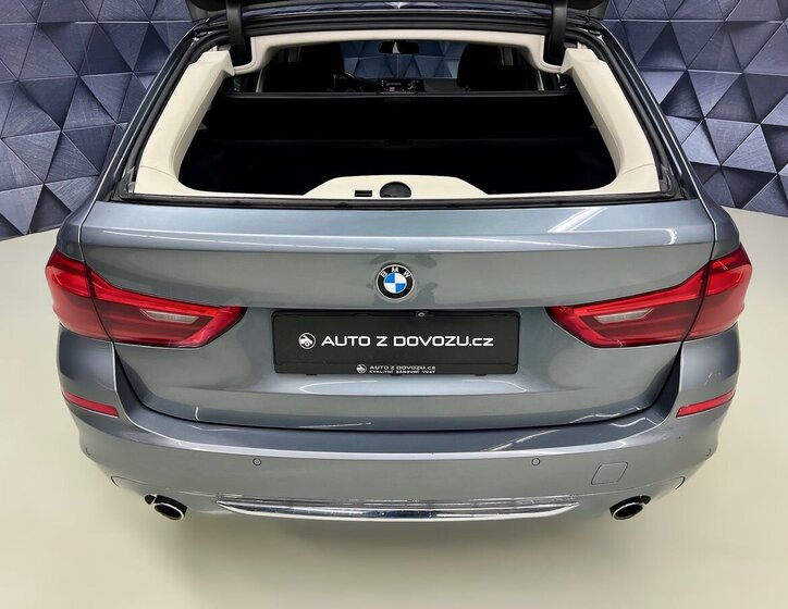 BMW Řada 5 Kombi 3,0 l 195 kw