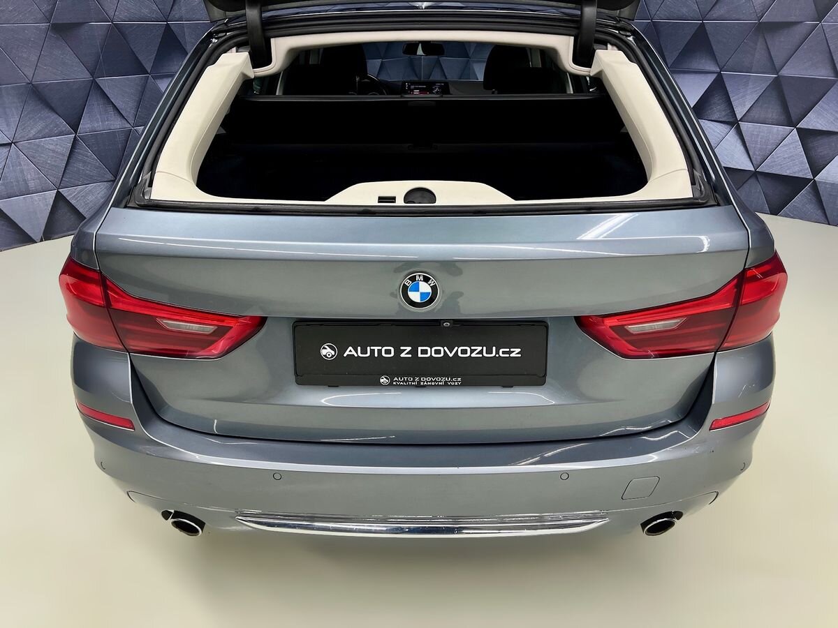 BMW Řada 5 Kombi 3,0 l 195 kw