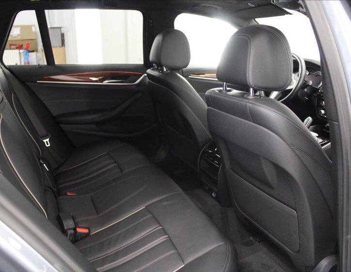 BMW Řada 5 Kombi 2,0 l 140 kw