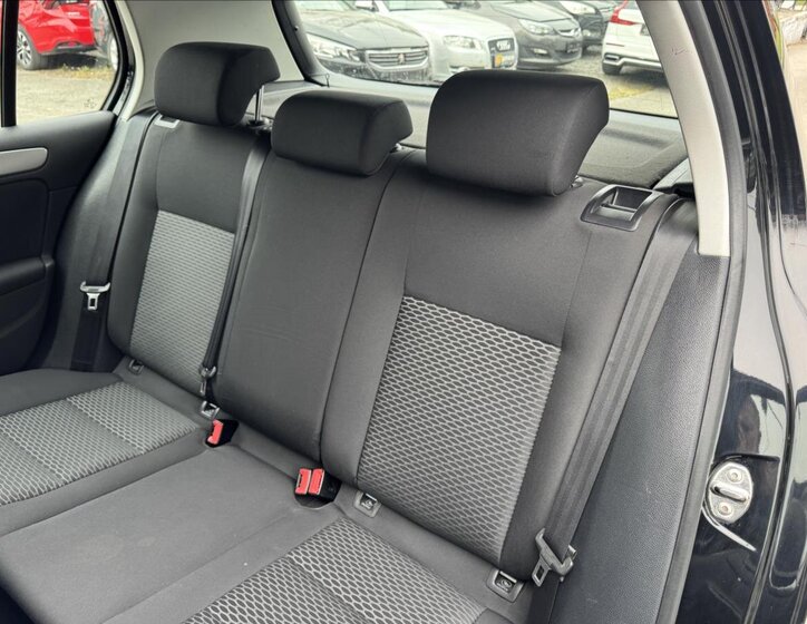 Volkswagen Golf Hatchback 1,6 l 77 kw