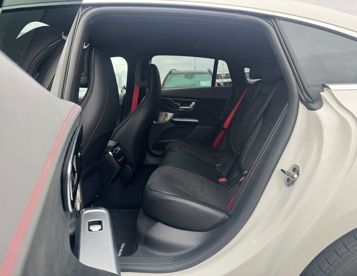 Mercedes-Benz EQE Sedan 0,0 215 kw