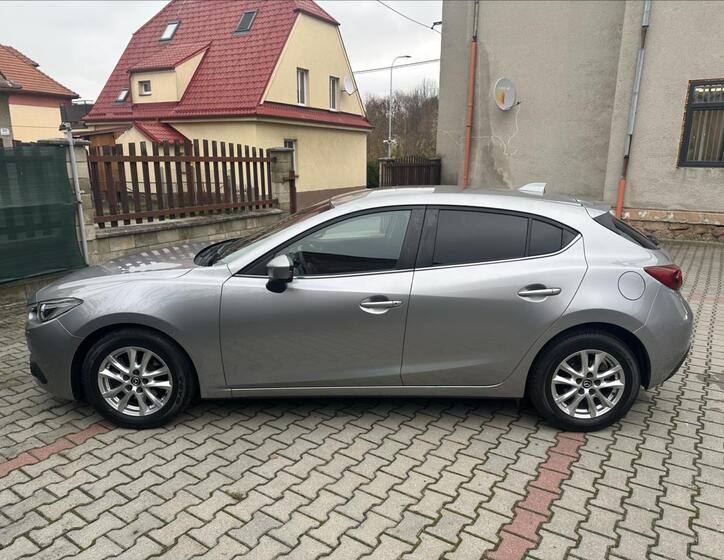 Mazda 3 8