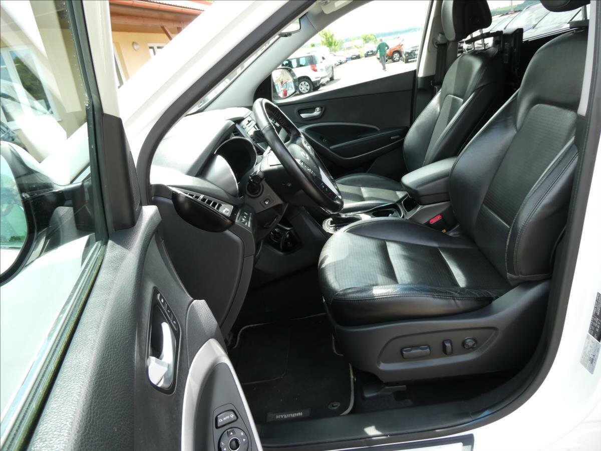 Hyundai Grand Santa Fe