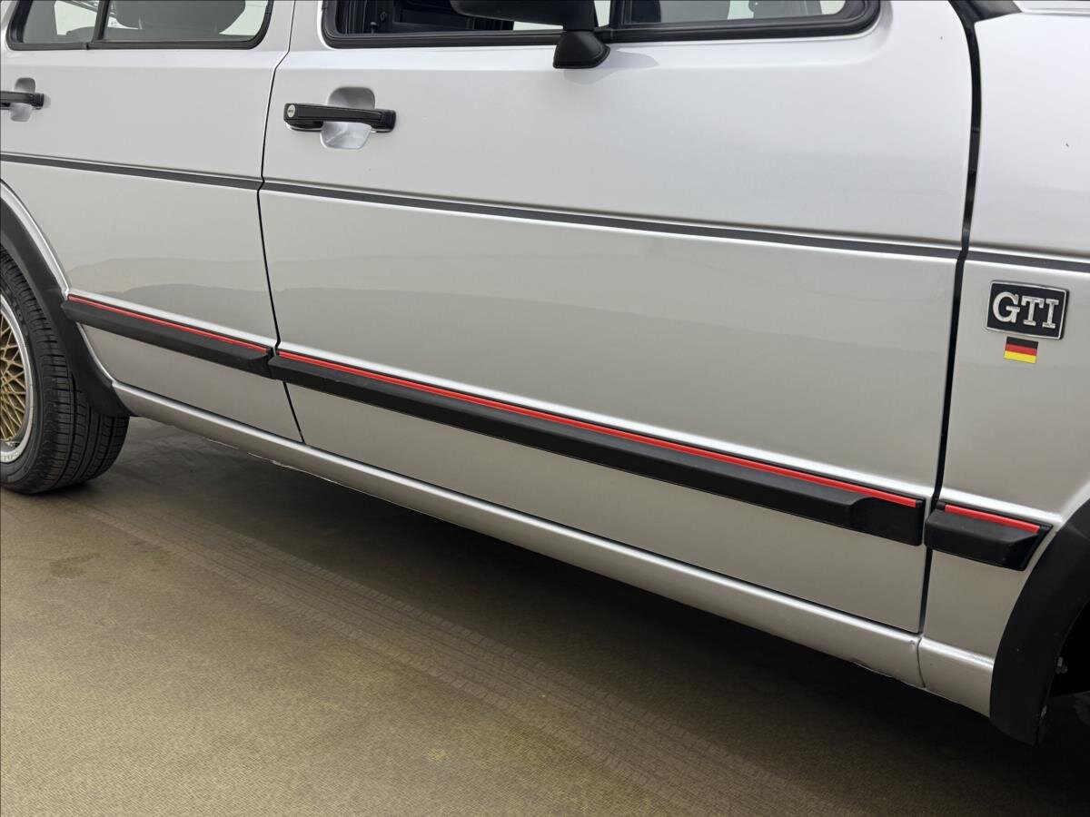 Volkswagen Golf Sedan / Limuzína 1,8 l 79 kw