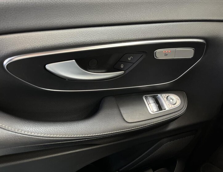 Mercedes-Benz Třídy V MPV 2,0 l 174 kw